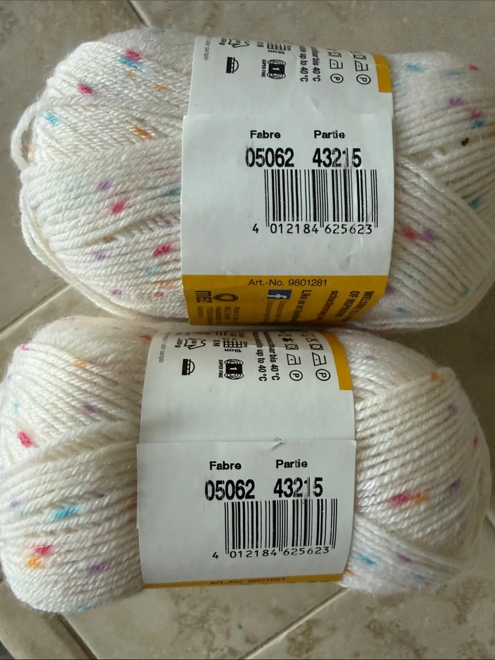 4-ply White Speckled Sock Yarn